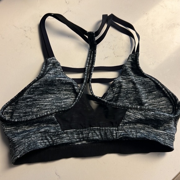 ☘️5/$15 Victoria secret sports bra - Picture 5 of 6